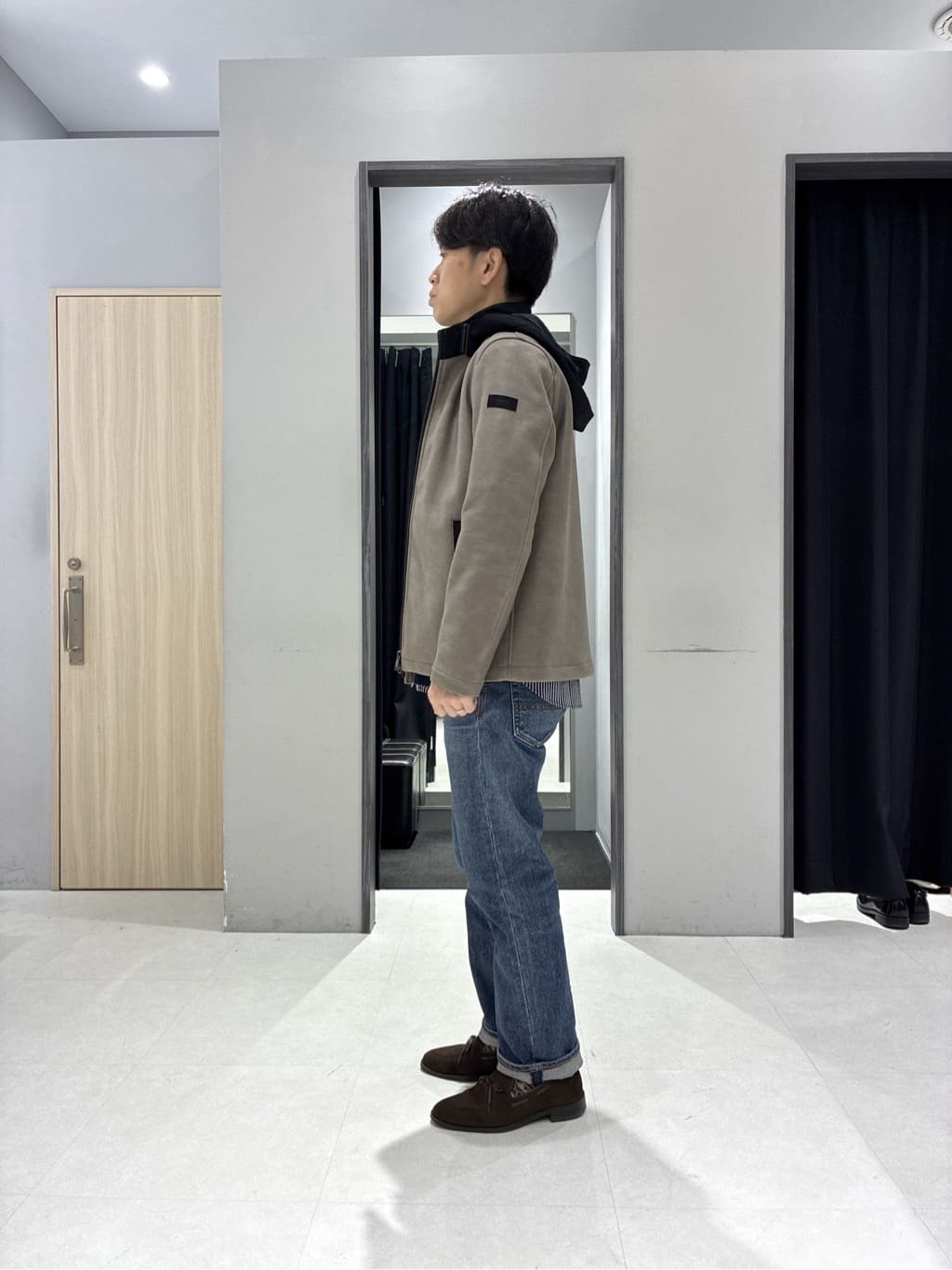 わいずみさんの「TAKEO KIKUCHI｜【JUST ONE LAYER】ダウンファブリック ジップアップ フード ブルゾン」を使ったコーディネート