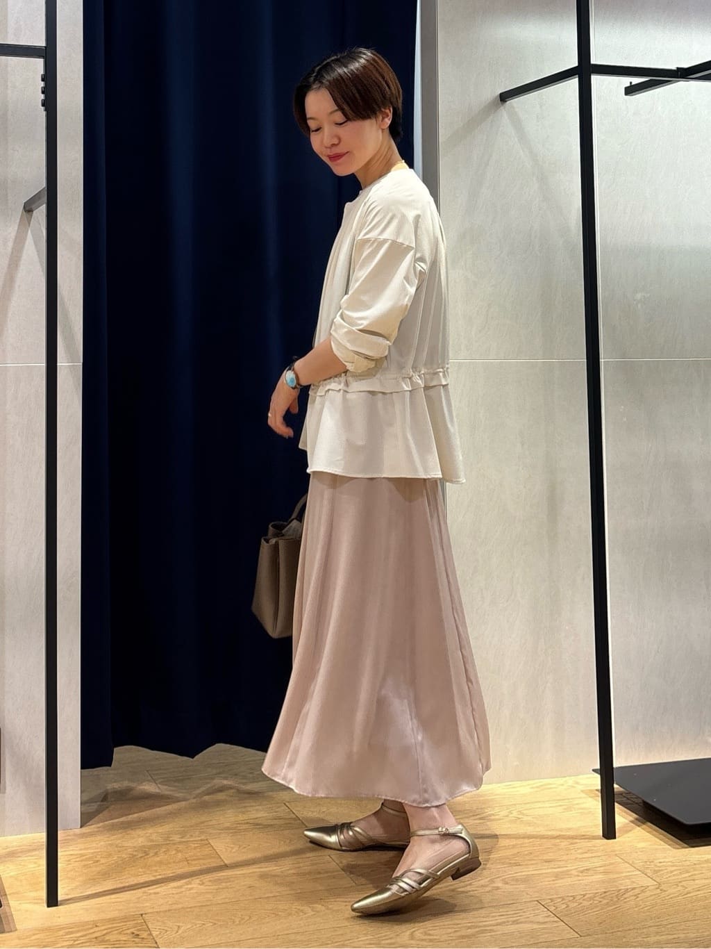 kanaeさんの「INDIVI｜【セットアップ可能】ビスチェレイヤード風トップス」を使ったコーディネート