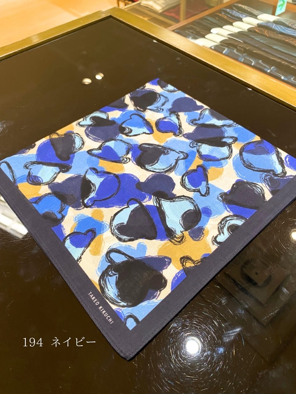 小南大和さんの「TAKEO KIKUCHI｜ボーラーハットプリントハンカチ」を使ったコーディネート