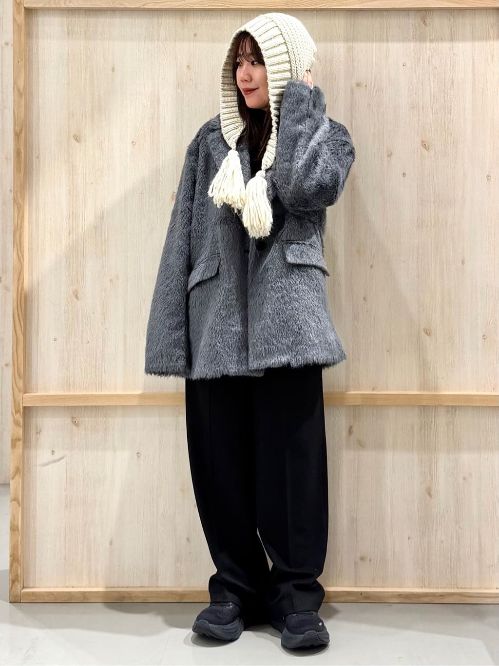 nanaさんの「THE SHOP TK｜纏うだけで大人上品 シャギーチェスターハーフコート」を使ったコーディネート
