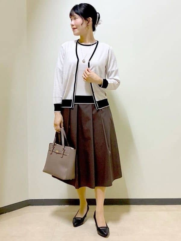  beni_gingerさんの「Reflect｜【WEB先行カラーあり／手洗い可／アンサンブル可】バイカラーカーディガン」を使ったコーディネート