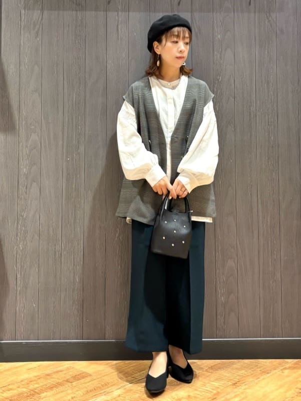 meiさんの「SHOO･LA･RUE｜【S-LL/セットアップ可/洗濯後しわになりにくい】ダブルベスト」を使ったコーディネート