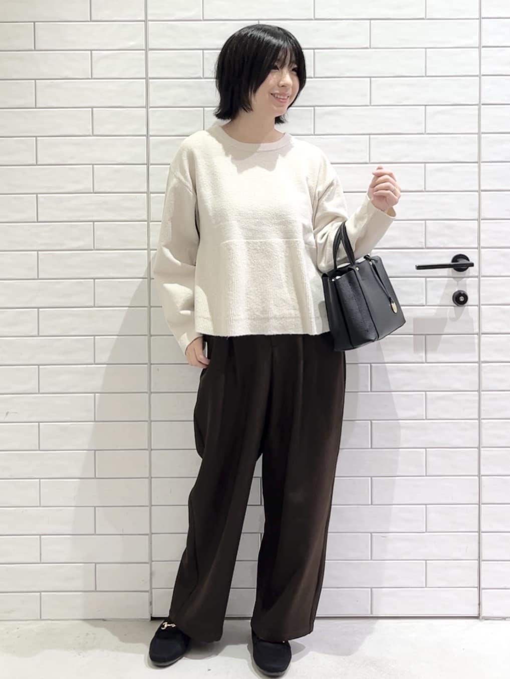 しおりさんの「OPAQUE.CLIP｜ペプラムニット【洗濯機OK】」を使ったコーディネート