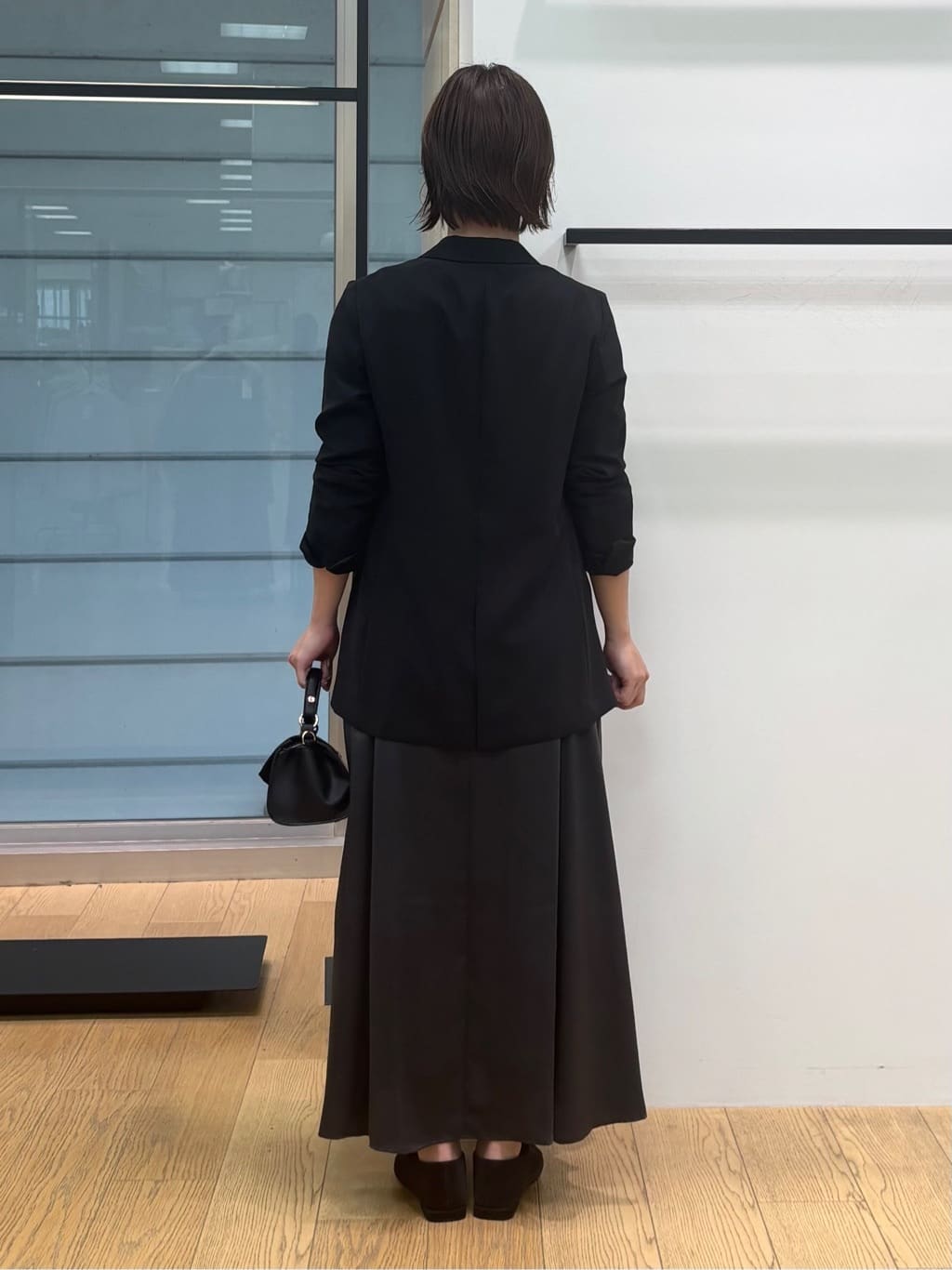 asamiさんの「INDIVI｜【セットアップ可能】スエード調サテンブラウス」を使ったコーディネート