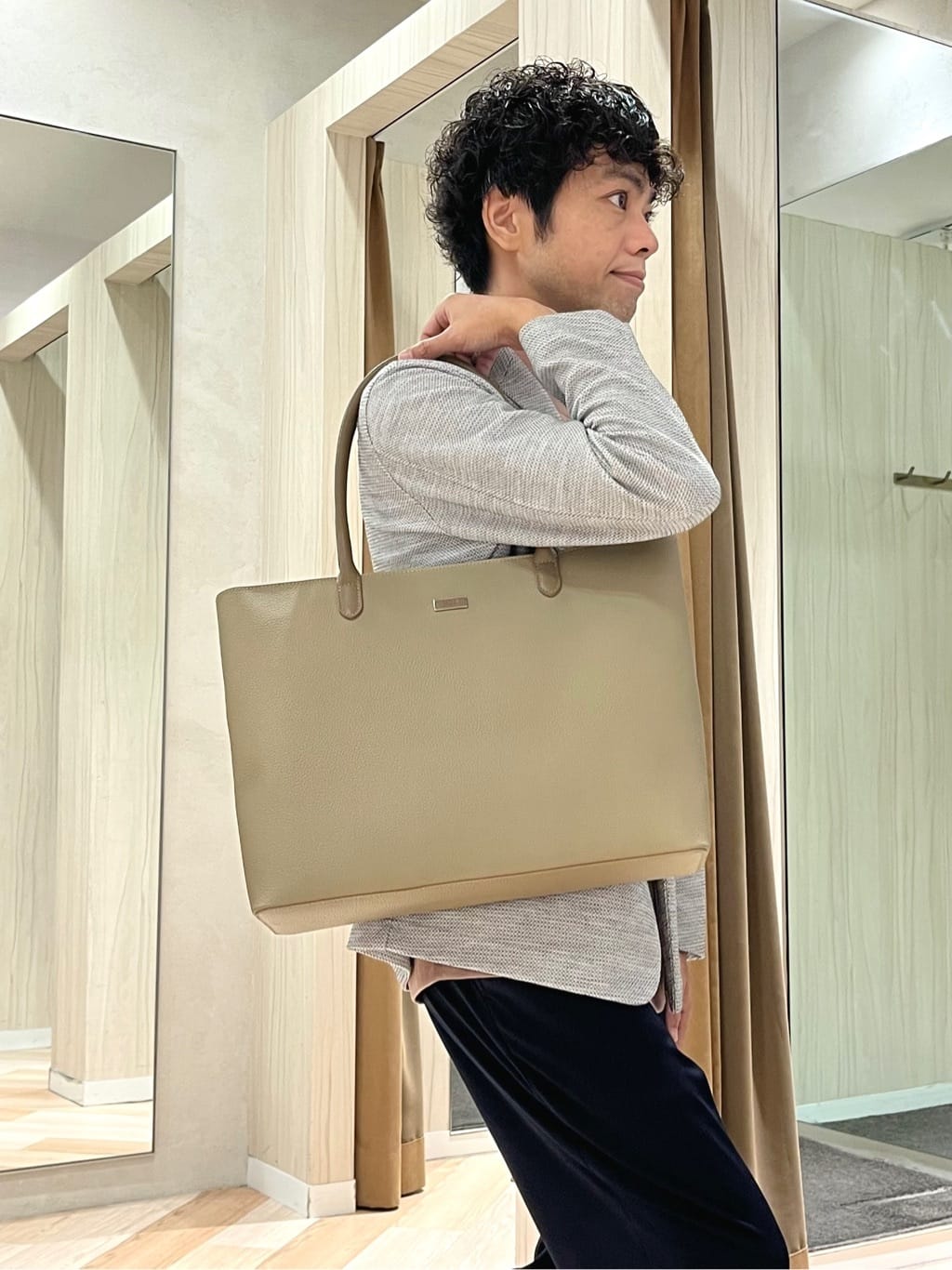 URAさんの「TAKEO KIKUCHI｜【尾州織】ショールカラー カーディガン」を使ったコーディネート