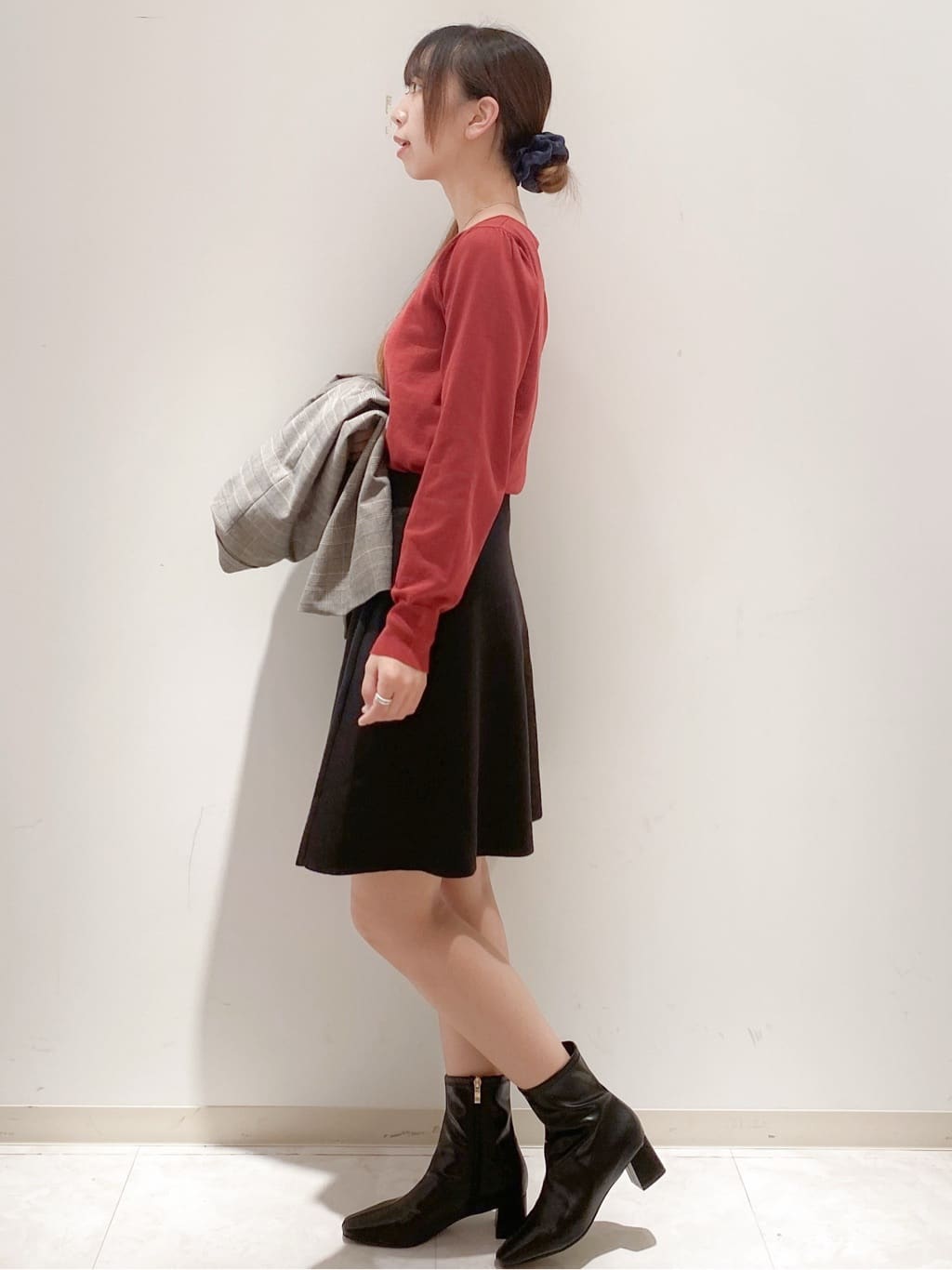 yurinaさんの「index｜パール調パーツ付きクルーネックニット【洗濯機OK】《8col／XS～3L》」を使ったコーディネート