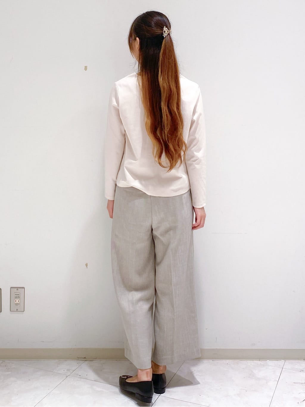yurinaさんの「index｜ワイドストレートパンツ／セットアップ対応可【洗濯機OK／イージーアイロン】」を使ったコーディネート