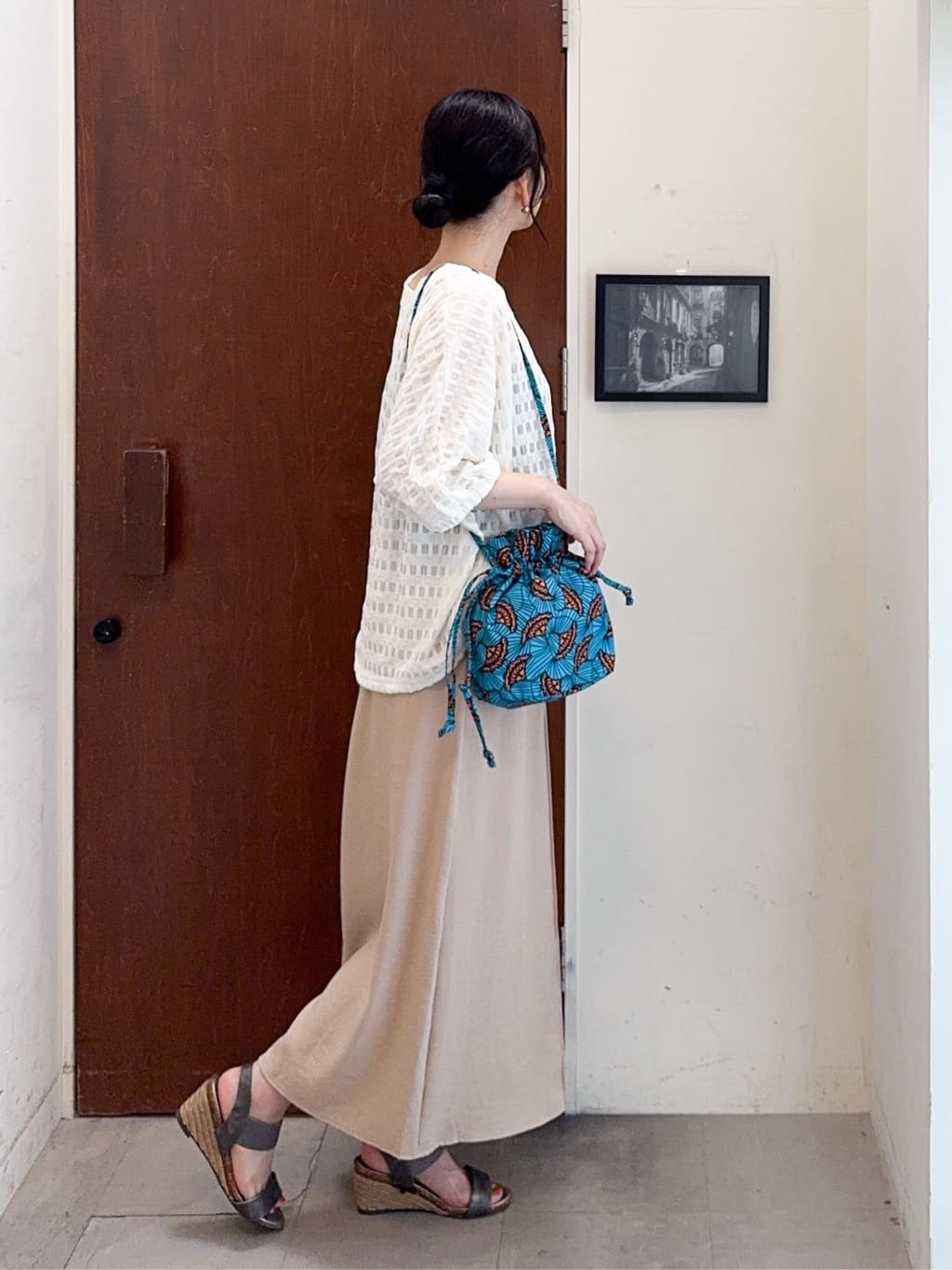 𝐇𝐢𝐫𝐨𝐦𝐢さんの「SHOO･LA･RUE｜【S-LL】涼やかで好印象 シアーチェック ドルマントップス」を使ったコーディネート