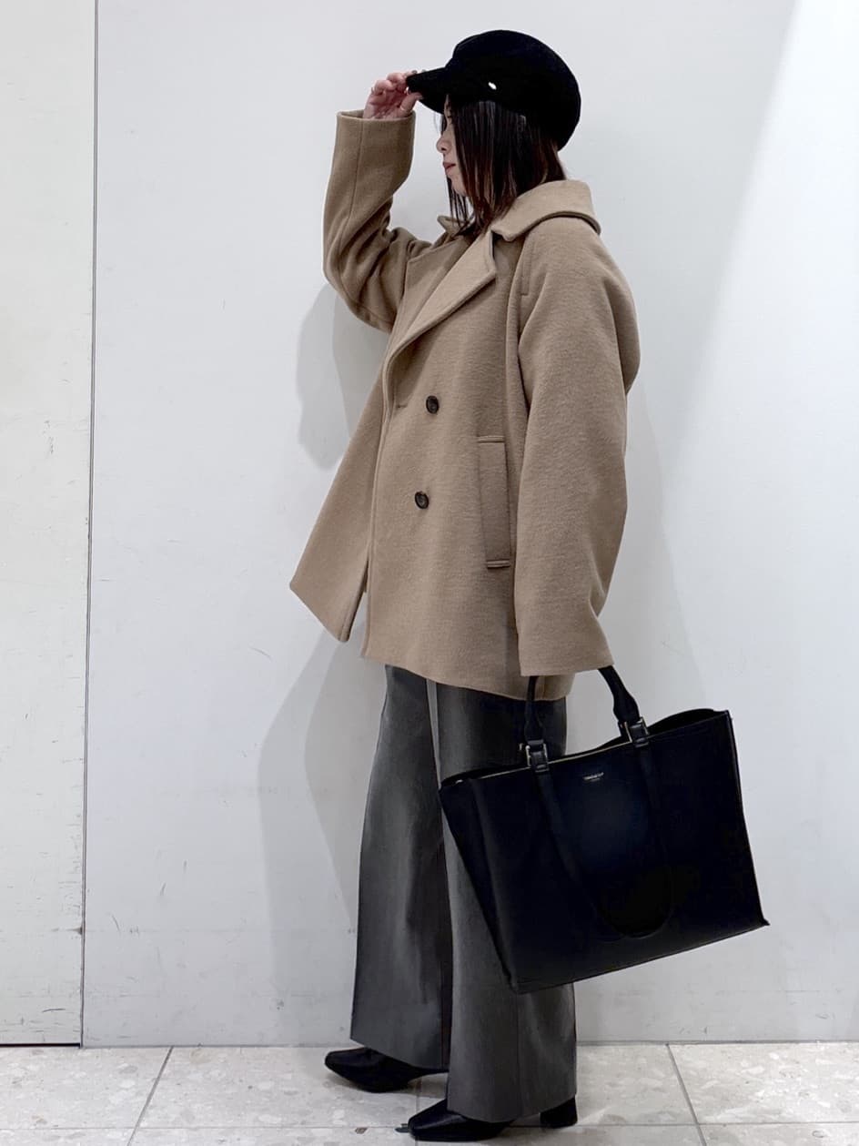 mameさんの「OPAQUE.CLIP｜カシミヤブレンドウールミドルピーコート」を使ったコーディネート