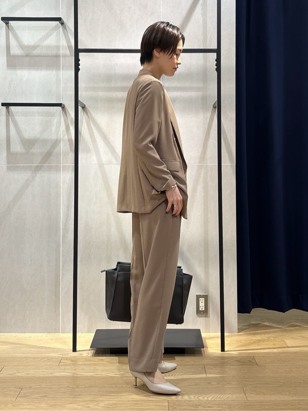 kanaeさんの「INDIVI｜【UVケア】モノグラム ボウタイデザインブラウス」を使ったコーディネート