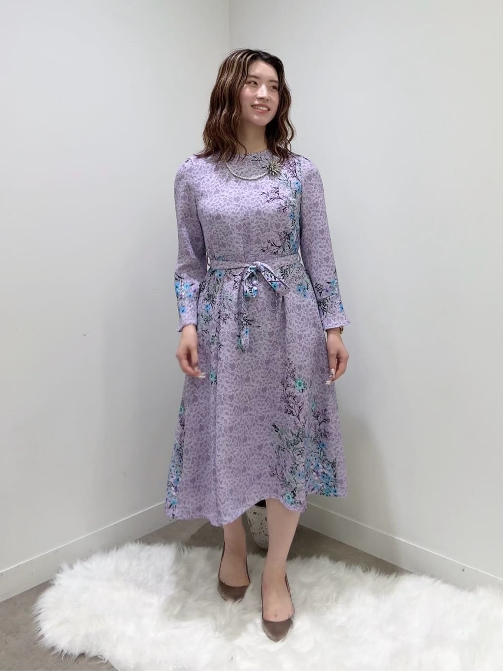 Suma Una本部スタッフさんの「SunaUna｜【co creation and yours／SS～L】レースプリント柄ワンピース」を使ったコーディネート