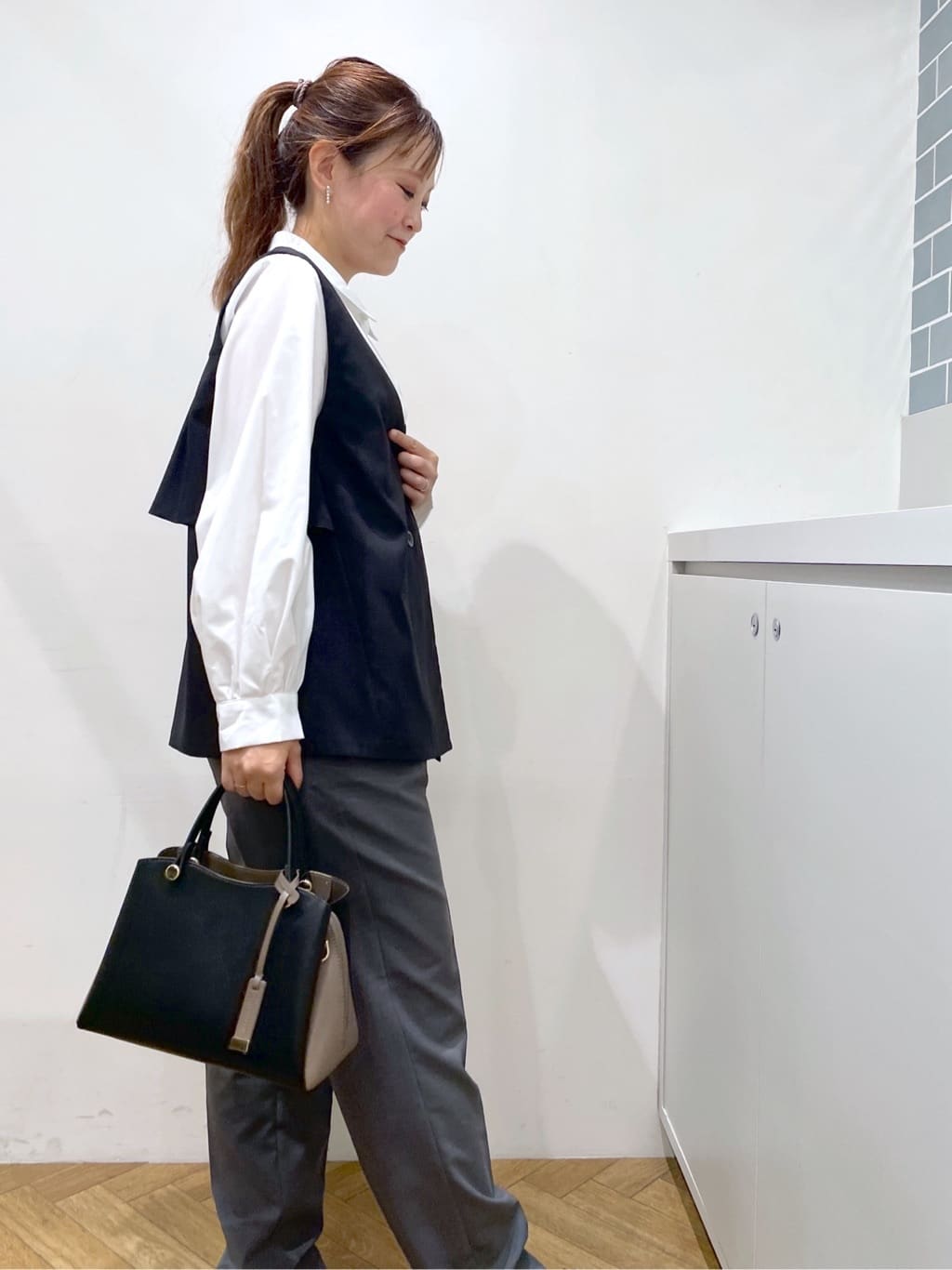 Junさんの「index｜バックフリルデザインジレ／セットアップ可【洗濯機洗い可／接触冷感／吸水速乾／ストレッチ】」を使ったコーディネート