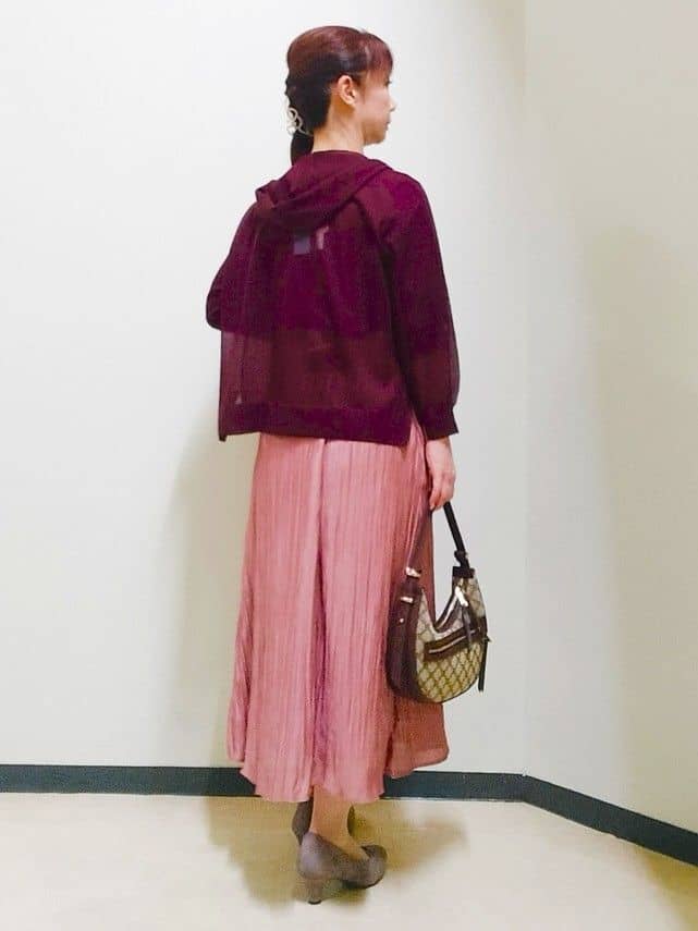 花さんの「Reflect｜【寒暖差対策に◎／手洗い可／旅行や通勤に】フード付きシアーカーディガン」を使ったコーディネート