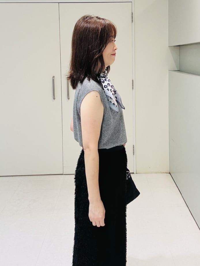 makiさんの「UNTITLED｜【アンサンブル可/洗える】シアーノースリーブ プルオーバー」を使ったコーディネート