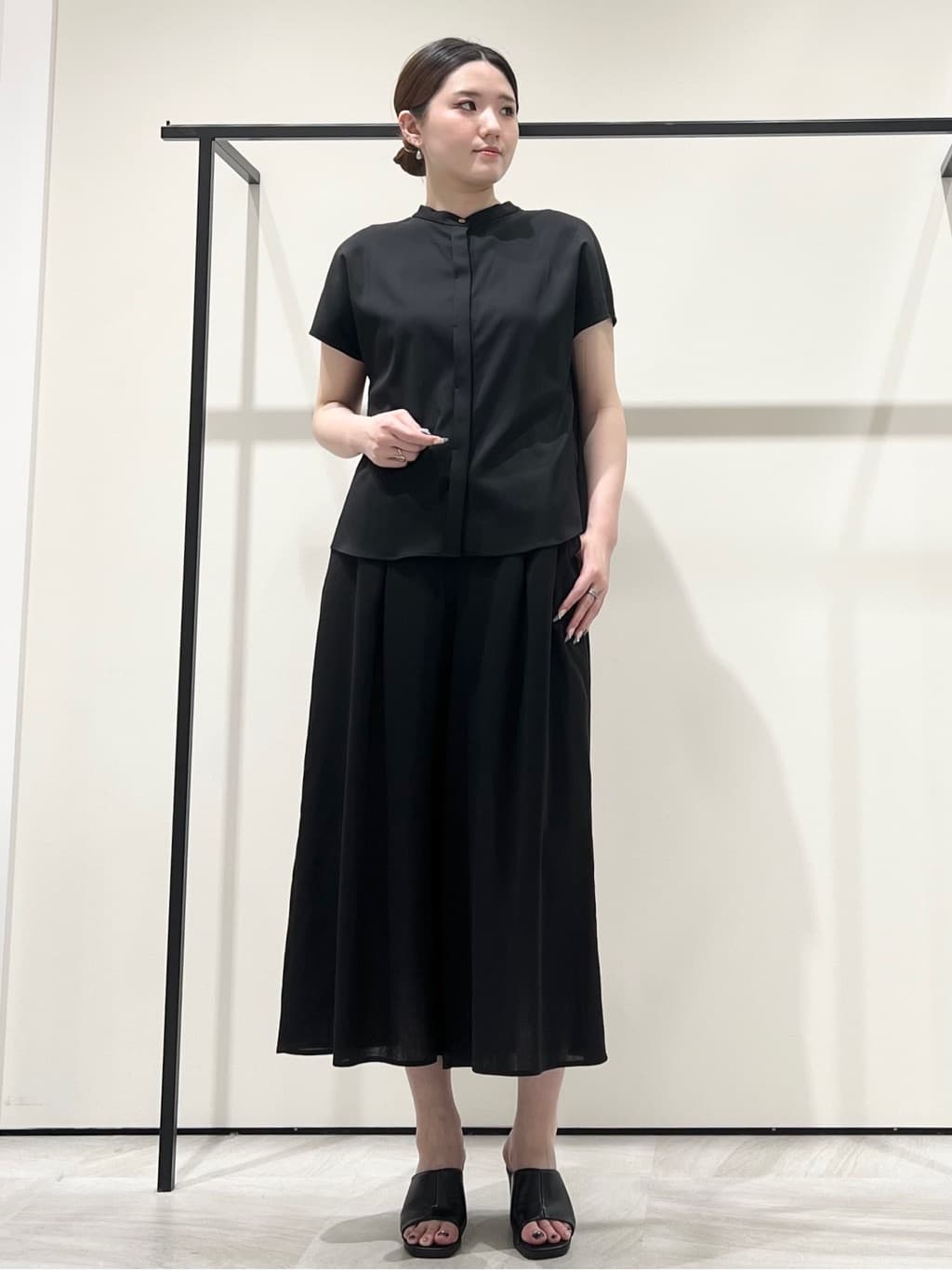 T.Kさんの「INDIVI｜【洗える／清涼感◎】ワイドフレアパンツ／スカーチョ」を使ったコーディネート