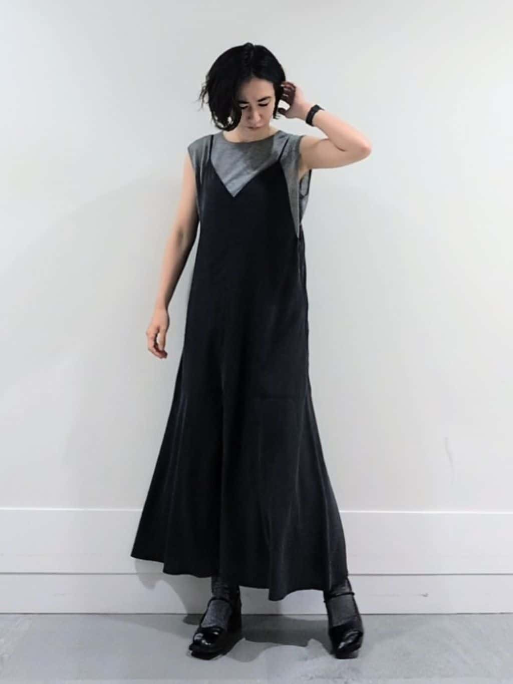 ミズタさんの「UNTITLED｜【アンサンブル可/洗える】シアーノースリーブ プルオーバー」を使ったコーディネート
