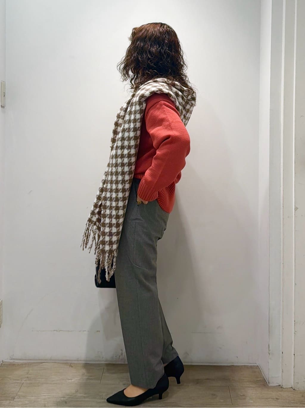 sumicaさんの「OPAQUE.CLIP｜ウォームタッチ テーパードパンツ【洗濯機洗OK／ストレッチ】」を使ったコーディネート
