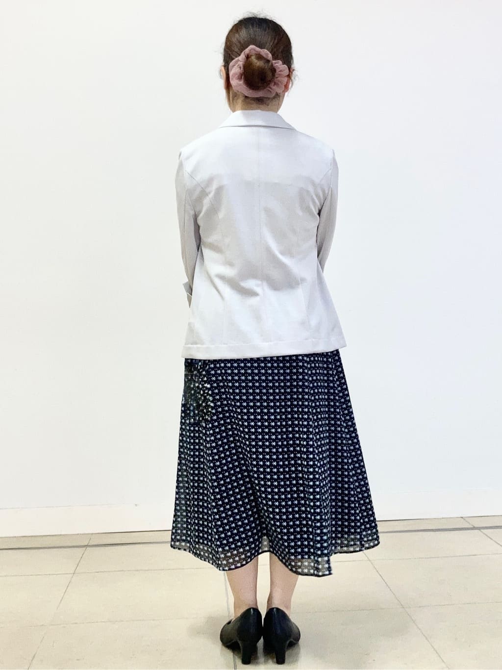 tomominさんの「Reflect｜【インナーに◎／すっきり見え！長め丈】タックデティールブラウス」を使ったコーディネート