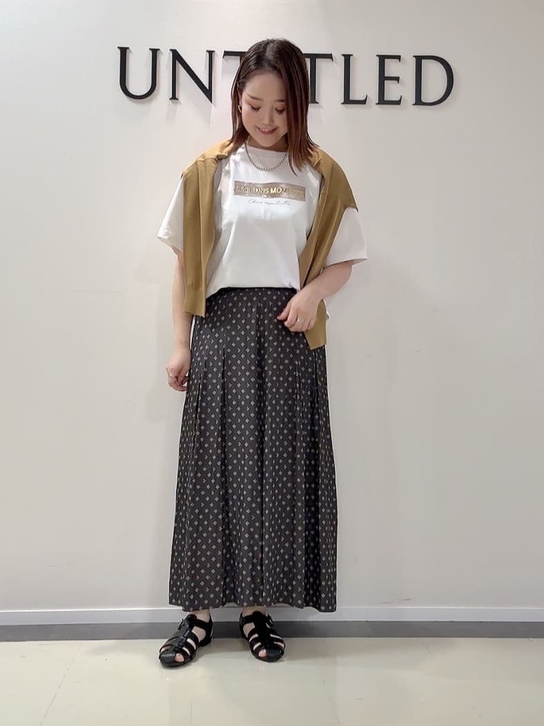 YUIさんの「UNTITLED｜【前後2WAY/アンサンブル可/ゆったり】シアーカーディガン」を使ったコーディネート