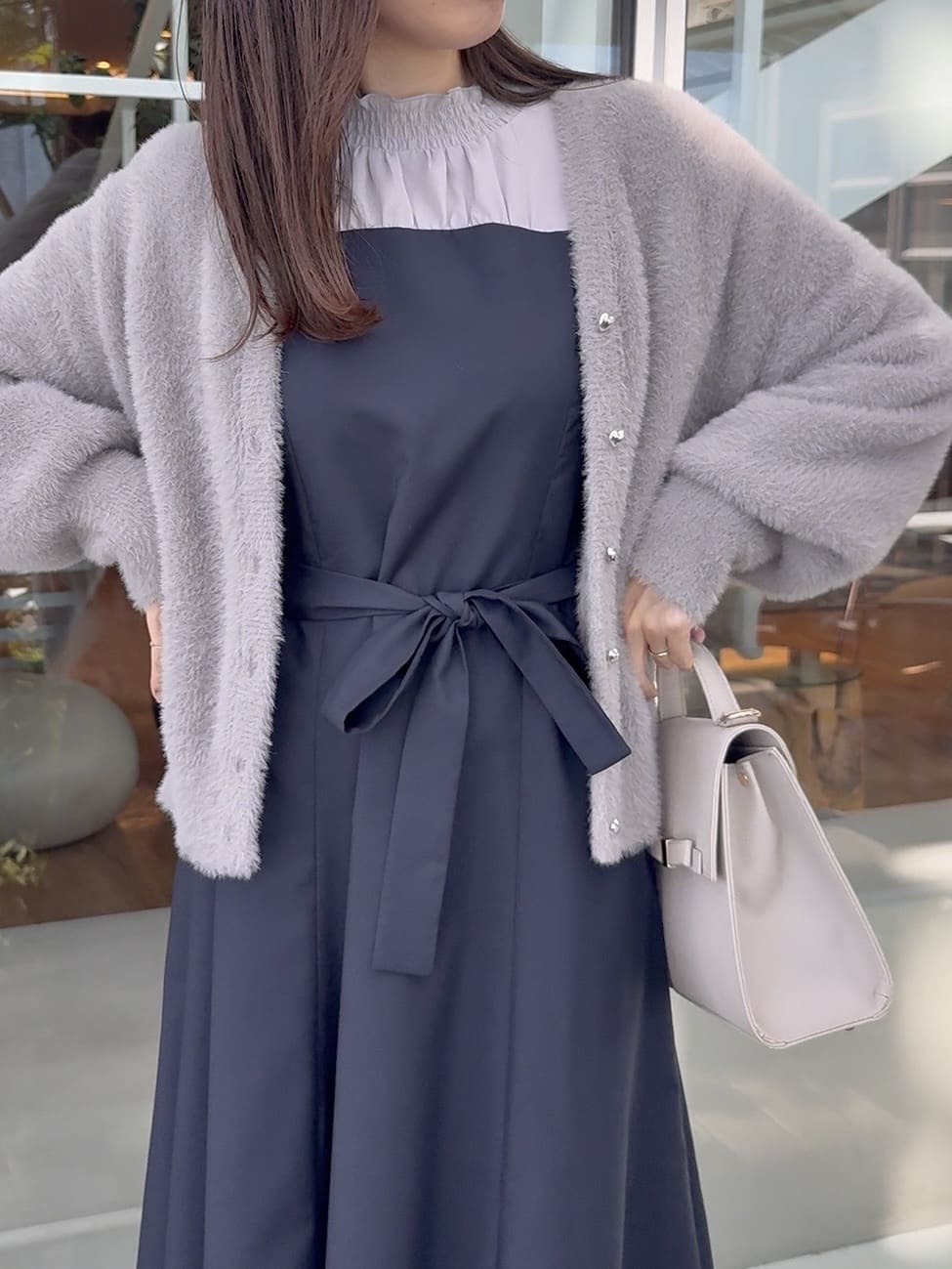 teiさんの「Couture brooch｜【ふわふわ/前後2WAY】フェザーカーディトップス」を使ったコーディネート