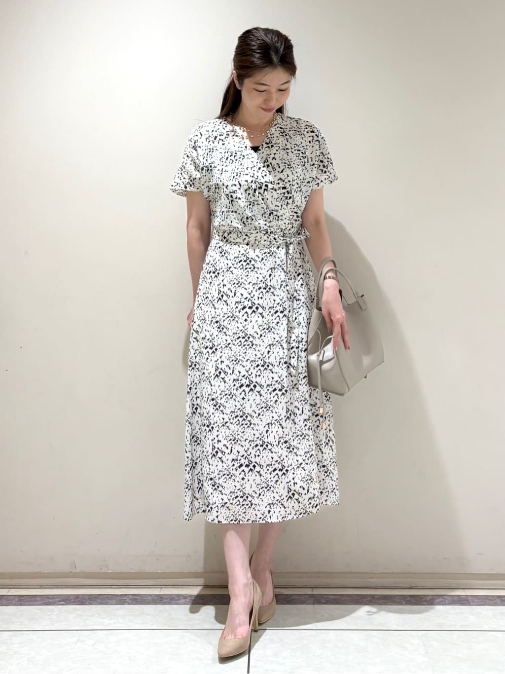 sakiさんの「COUP DE CHANCE｜【手洗い可/軽量】シンプルラメ混カーディガン」を使ったコーディネート
