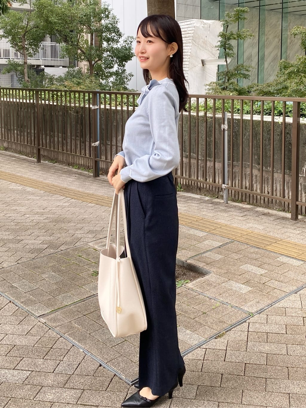 みさかさんの「index｜サイドリボンバイカラーニット【洗濯機OK】」を使ったコーディネート