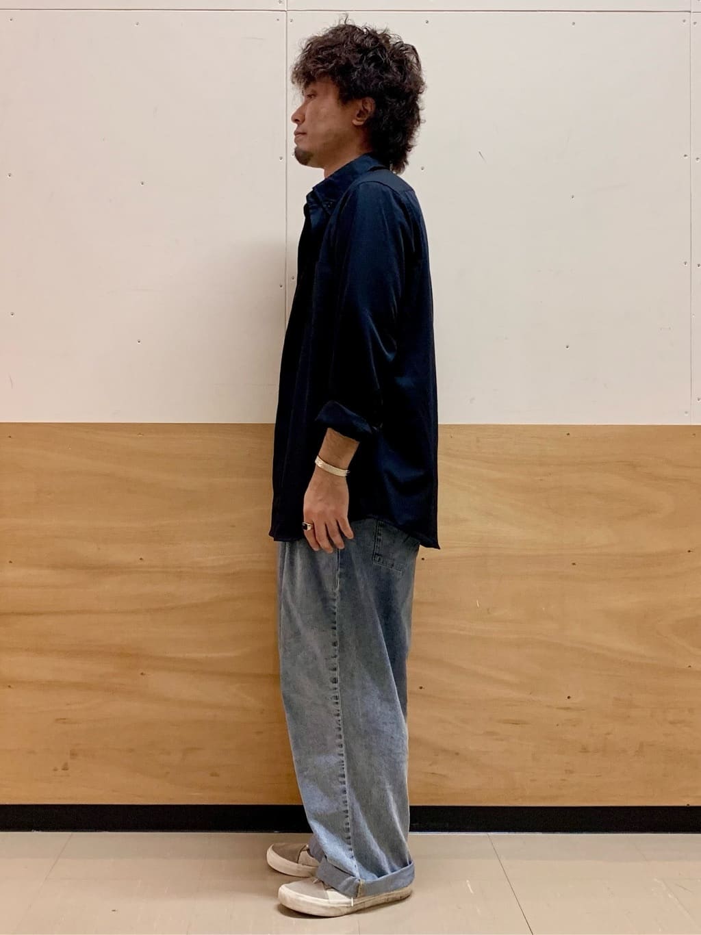 MATUさんの「THE SHOP TK｜スムースファイバー長袖シャツ 【吸水速乾/UVカット/軽量/イージーケア】」を使ったコーディネート