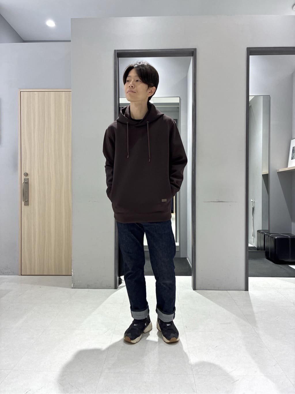 わいずみさんの「TAKEO KIKUCHI｜【JUST ONE LAYER】ダウンファブリック ジップアップ フード ブルゾン」を使ったコーディネート