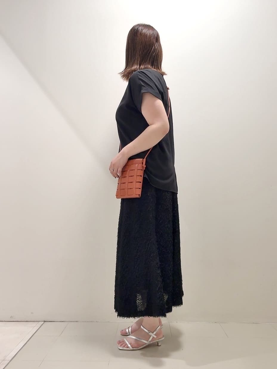 YUIさんの「UNTITLED｜【セットアップ可/はっ水/通勤】リラククール 半袖ブラウス」を使ったコーディネート
