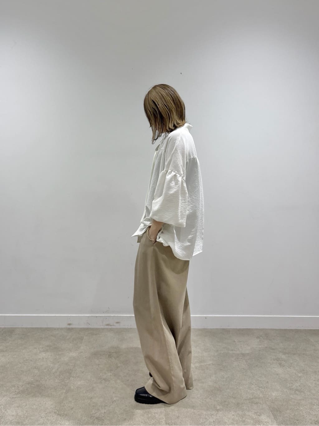 kotakiさんの「INDIVI｜チノシャンプレータックパンツ」を使ったコーディネート
