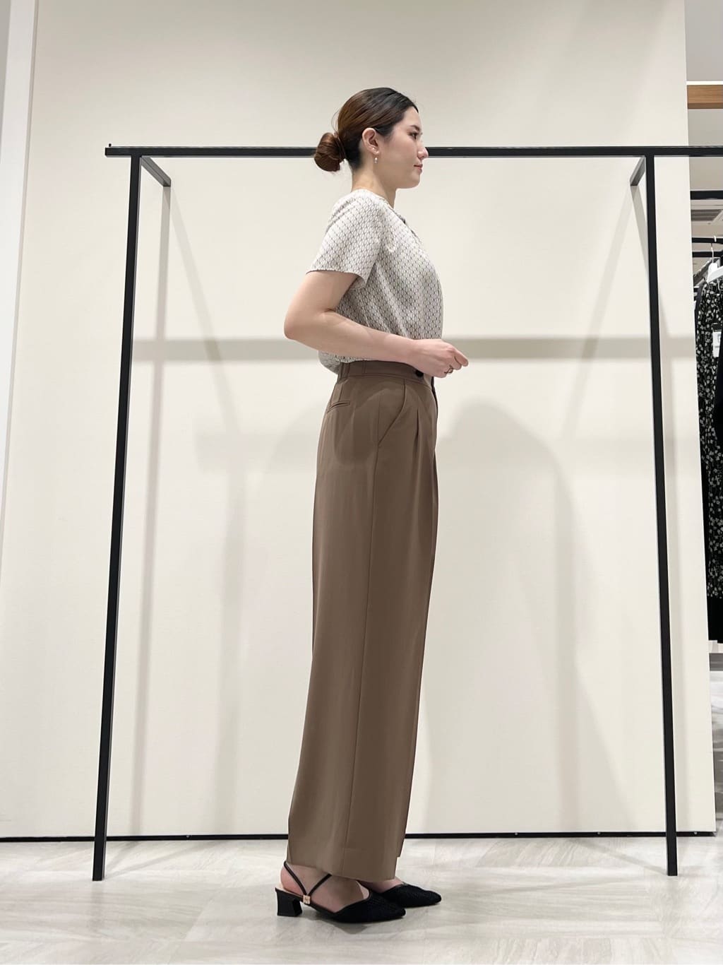 T.Kさんの「INDIVI｜【UVケア】モノグラム ボウタイデザインブラウス」を使ったコーディネート