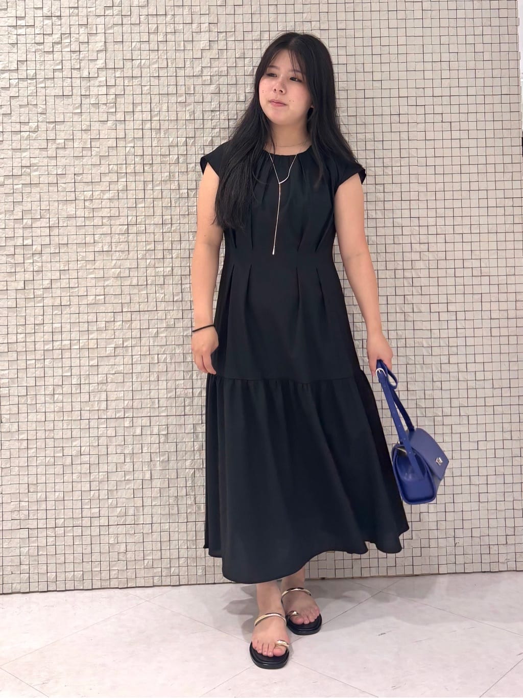 MEGUMIさんの「INDIVI｜ミニスクエアショルダー」を使ったコーディネート