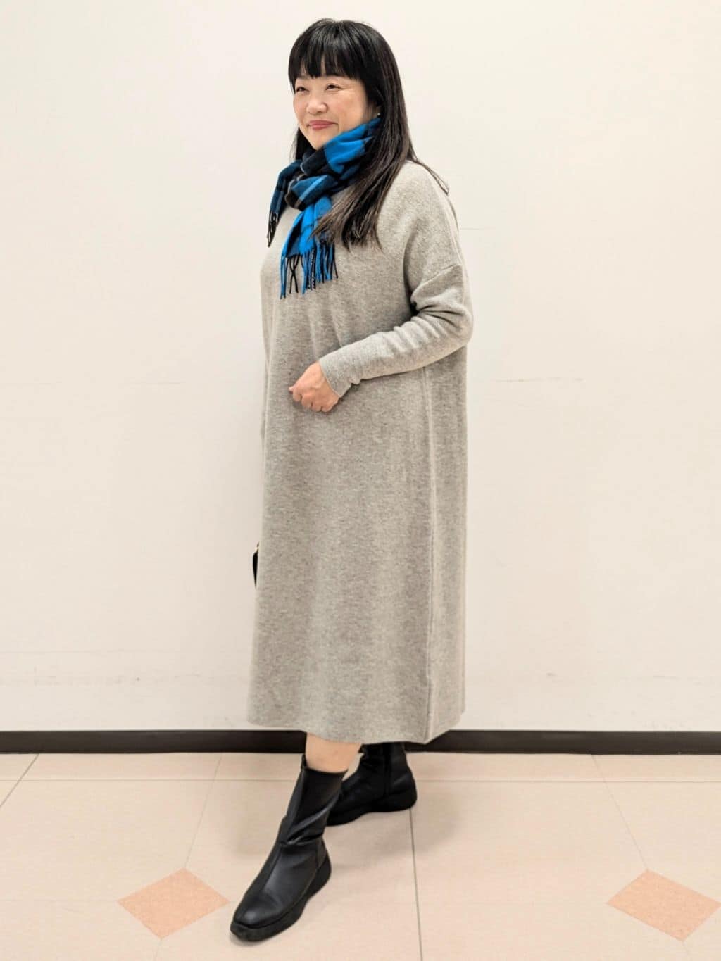 ともさんの「UNTITLED｜【ロング丈/ゆったりシルエット】テントライン ニットワンピース」を使ったコーディネート