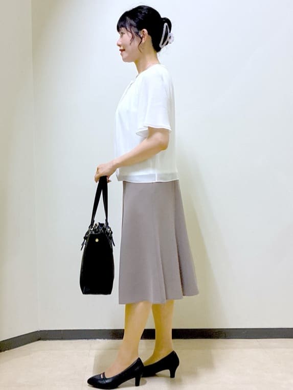  beni_gingerさんの「Reflect｜【一枚着で着映え◎／ジャケットのインナーにも】フロント開きブラウス」を使ったコーディネート