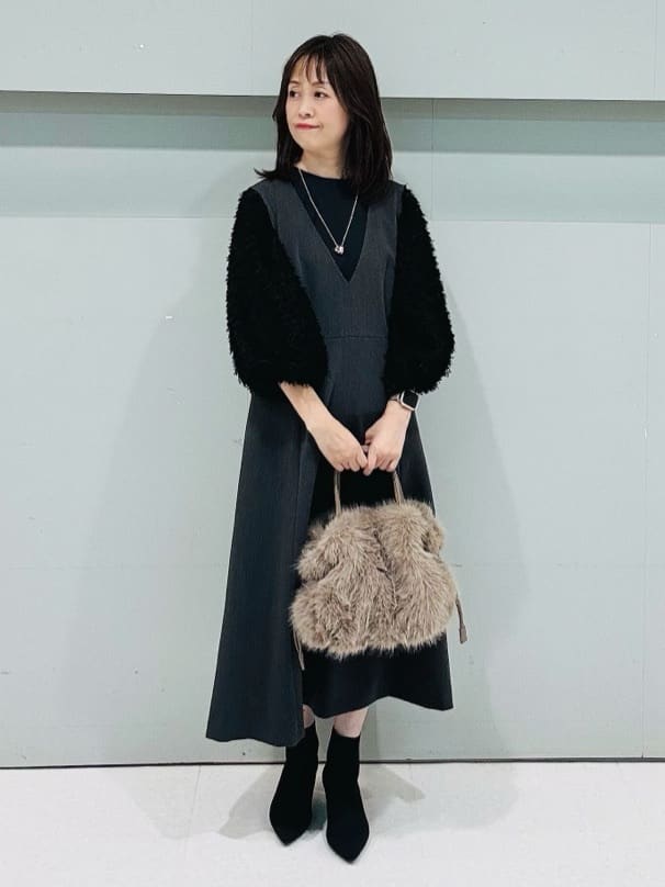 makiさんの「UNTITLED｜【丸首/Tシャツ風/短丈】シャギースリーブ ポンチカットソー」を使ったコーディネート