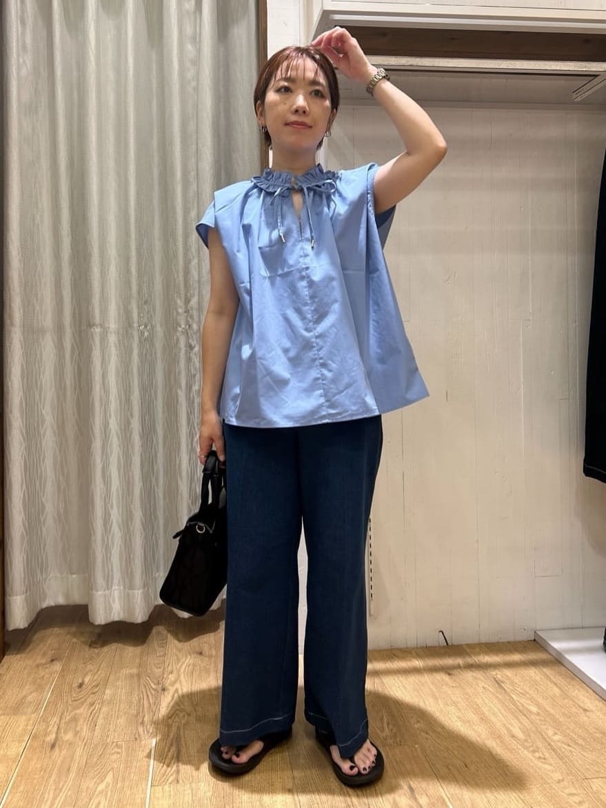 ga_riさんの「THE SHOP TK｜【美脚/オ―ルシーズン】デニムマリンパンツ/洗濯機OK」を使ったコーディネート