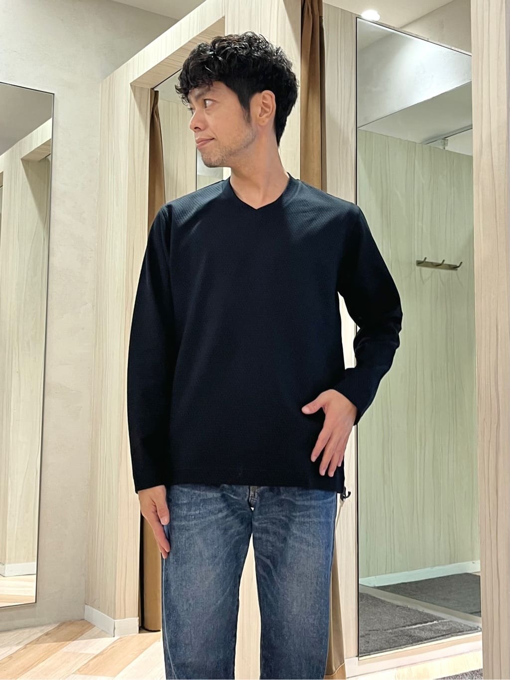 URAさんの「TAKEO KIKUCHI｜クールマックス 鹿の子 フラワープリントシャツ」を使ったコーディネート
