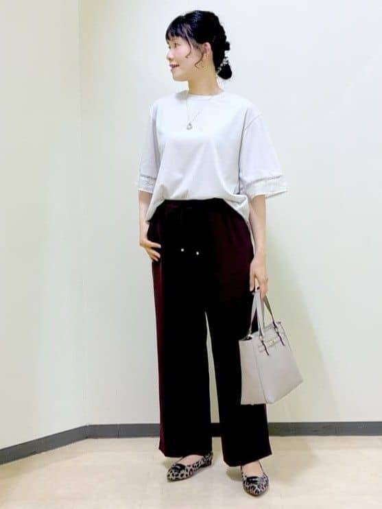  beni_gingerさんの「Reflect｜【E‐QUALITY／体型カバー】シアー&times;レースデザインプルオーバー」を使ったコーディネート