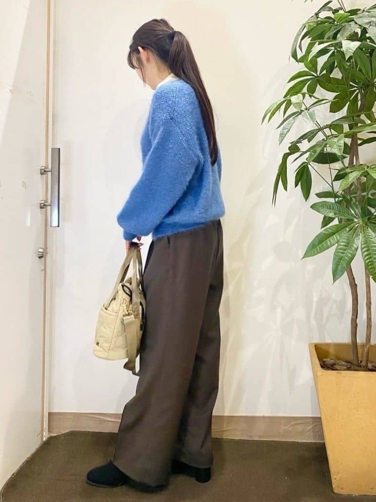 AYUMIさんの「SHOO･LA･RUE｜【洗濯機可/S-LL/高レビュー】上品シルエットで美しい イージーワイドパンツ」を使ったコーディネート