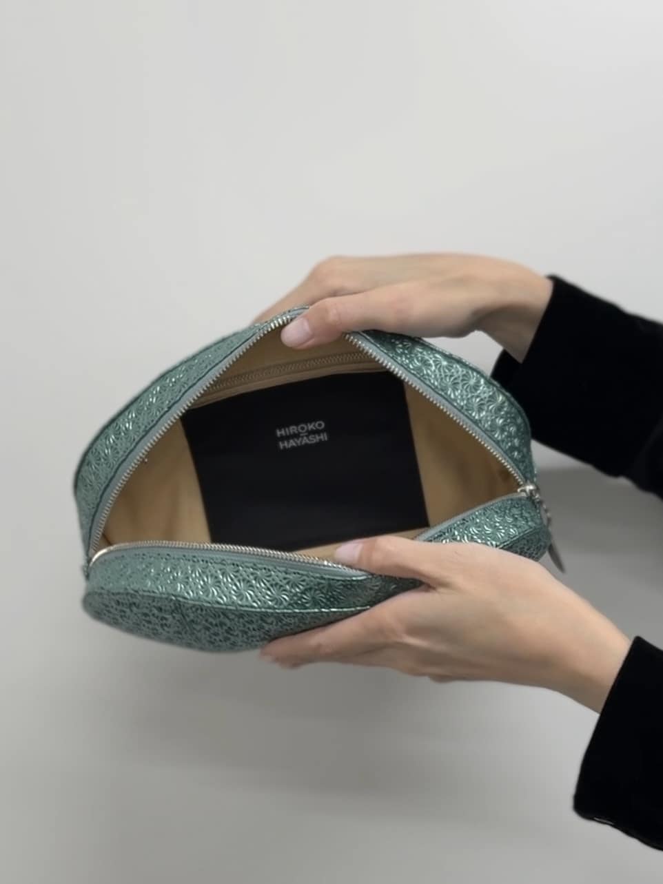 Kさんの「HIROKO HAYASHI｜GIRASOLE PIPERITA（ジラソーレ ピペリータ）クロワッサンバッグ」を使ったコーディネート