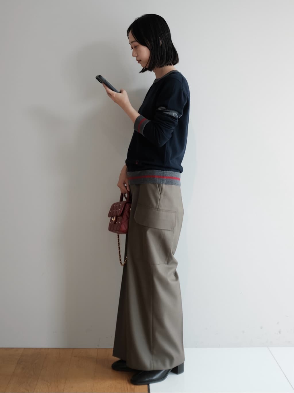 Kishimotoさんの「DRESSTERIOR｜ファインメリノクルーネックラインプルオーバー」を使ったコーディネート