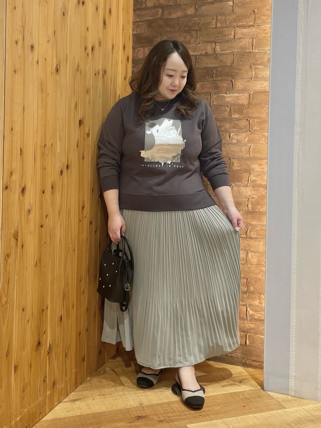 Risaさんの「SHOO･LA･RUE｜グラフィックアソート裏毛スウェット」を使ったコーディネート