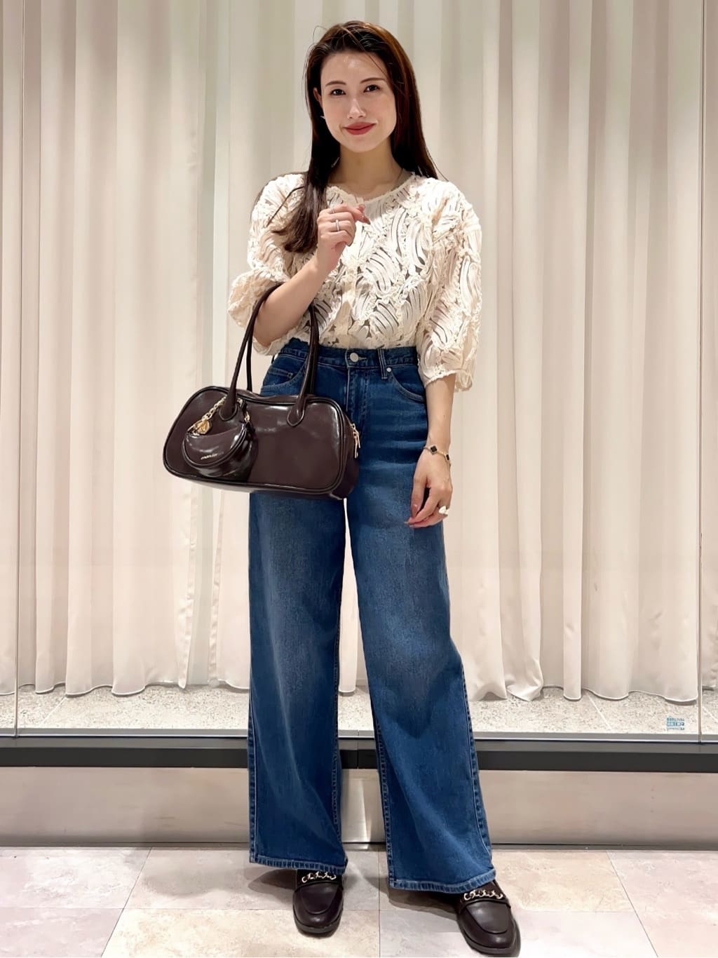 maiさんの「OPAQUE.CLIP｜シアー刺繍レース前開きブラウス【洗濯機洗い可】」を使ったコーディネート