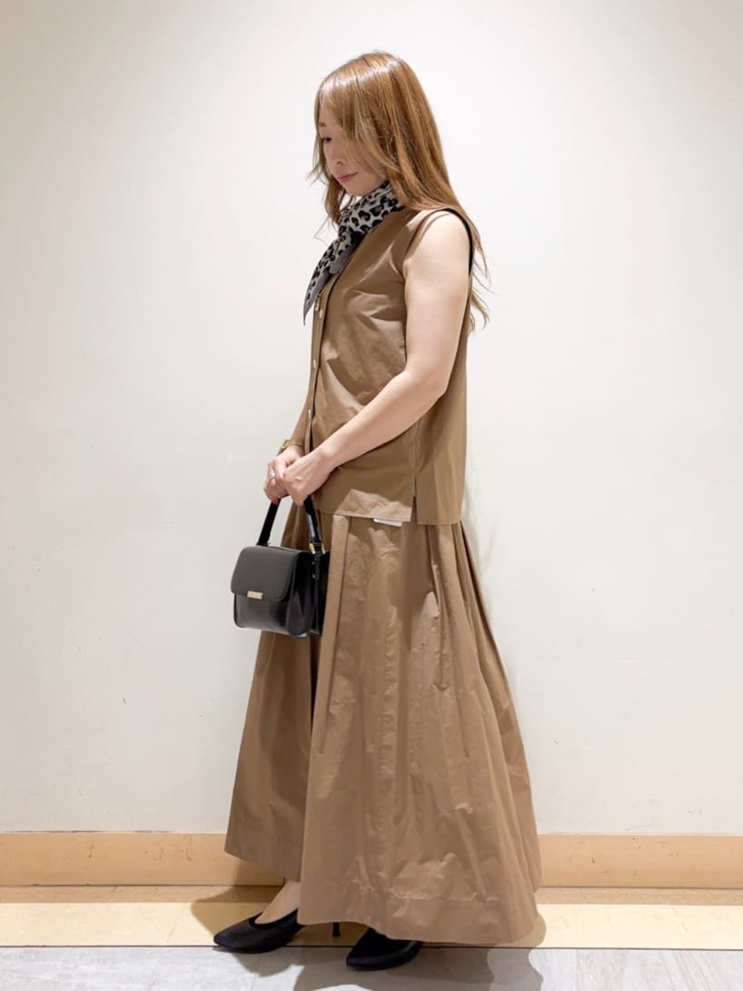 sattoさんの「UNTITLED｜【2WAY/セットアップ可/ノースリーブ/前ボタン】ファブリカブラウス」を使ったコーディネート