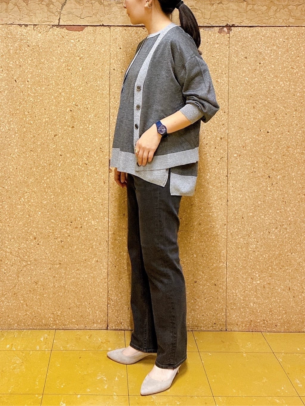 hattoriさんの「INDIVI｜【洗える／二の腕カバー】バイカラーラメニット」を使ったコーディネート