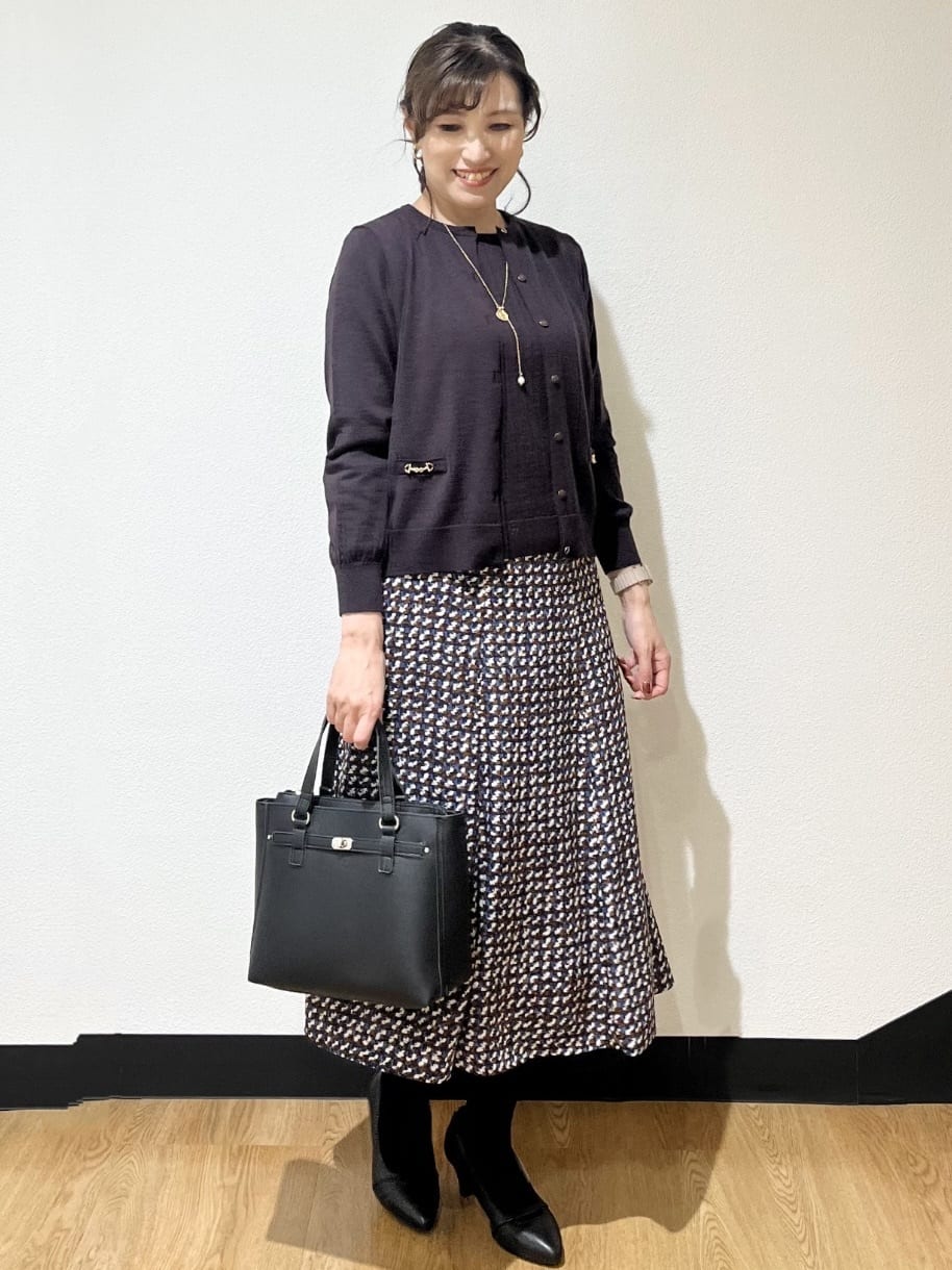ayaさんの「Reflect｜【ニットスタイルが華やかに◎】チドリ風プリントフレアスカート」を使ったコーディネート