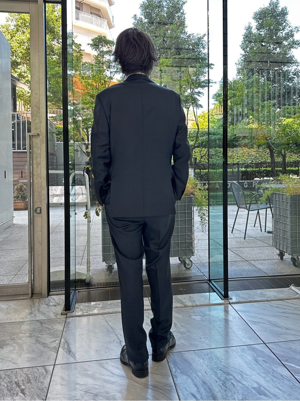 Shintaroさんの「TAKEO KIKUCHI｜【Three by Three】シャイニーシャークピンヘッド スーツ/3ピース対応可」を使ったコーディネート