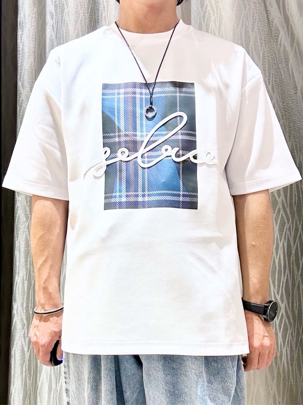 KENJI Iさんの「THE SHOP TK｜コード刺繍フォトプリント半袖Tシャツ 【洗濯機OK】」を使ったコーディネート