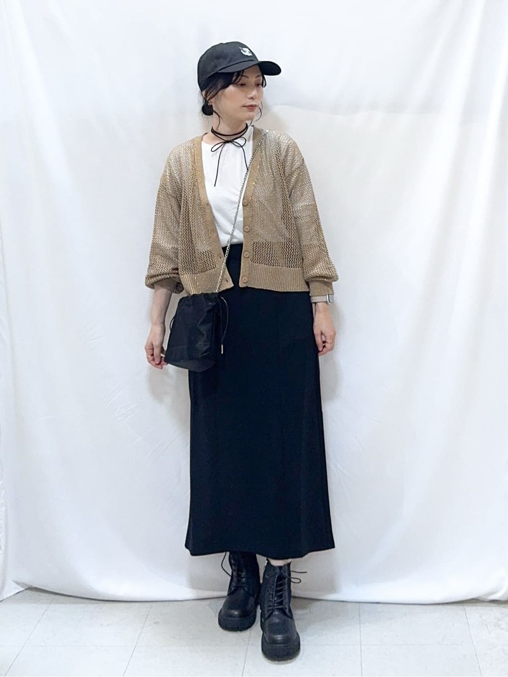 𝐇𝐢𝐫𝐨𝐦𝐢さんの「SHOO･LA･RUE｜【2点セット】ラメメッシュニットカーディガン＋ロンTセット」を使ったコーディネート