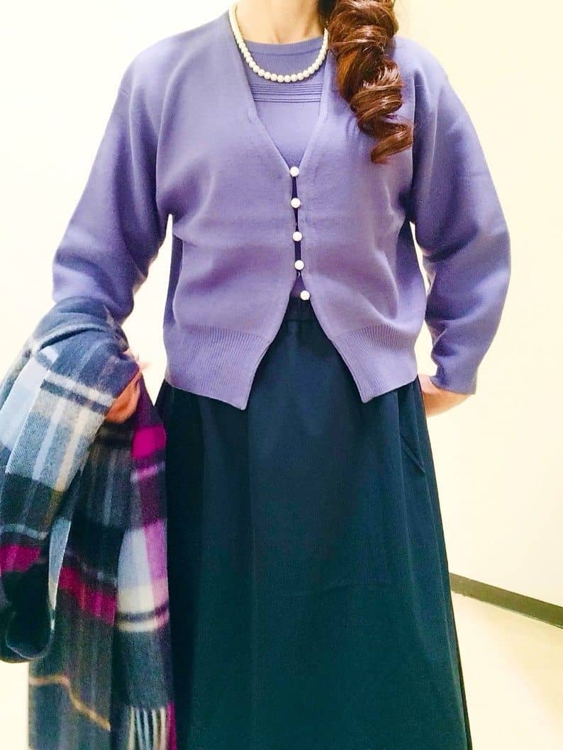花さんの「Reflect｜【軽い羽織に◎／セットアップ可】パール調ボタン付きカーディガン」を使ったコーディネート